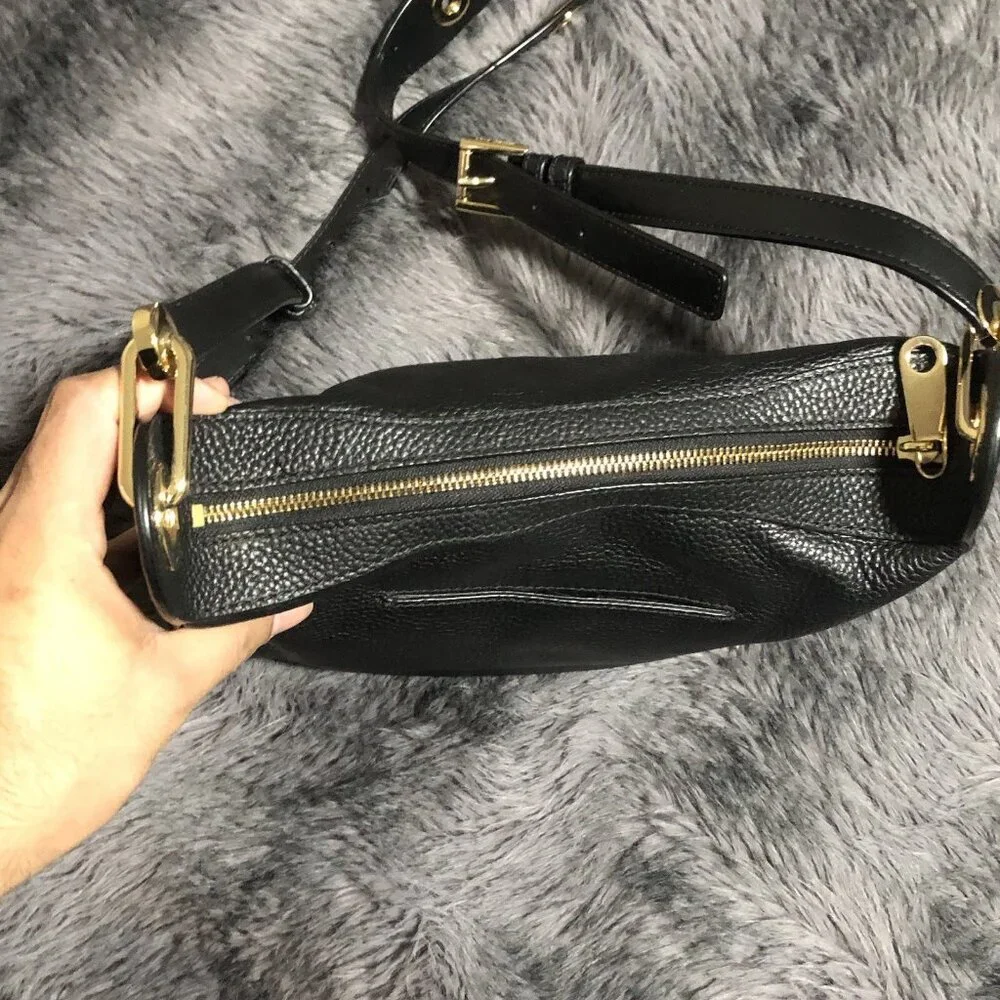 MICHAEL KORS Medium Pochette Crossbody Bag With Black And Gold Hardware